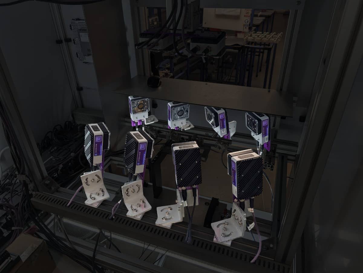 OV-Series smart cameras detecting defects in automotive assembly